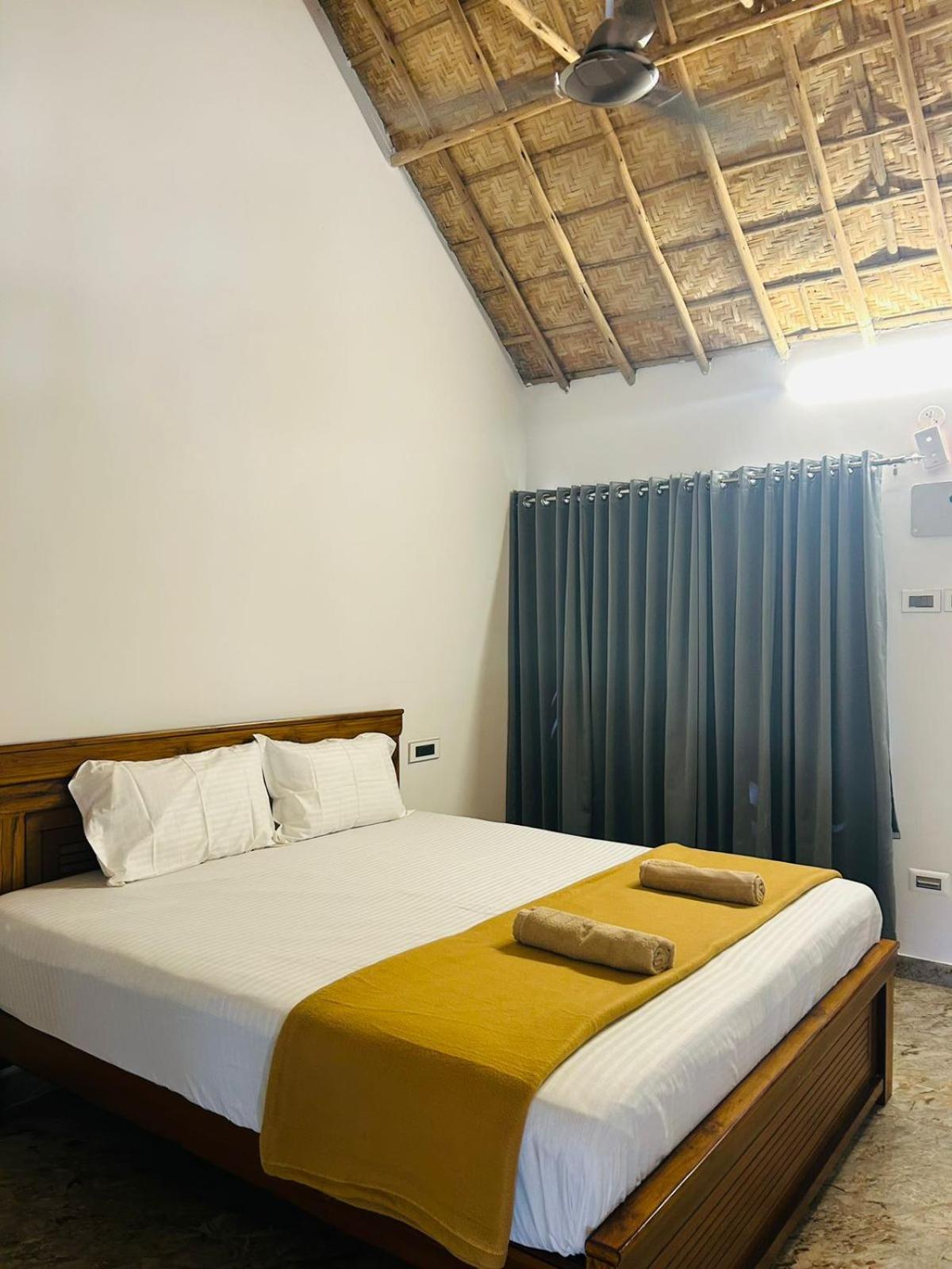 Hampi Village Resort & Tutti Cafe Eksteriør bilde