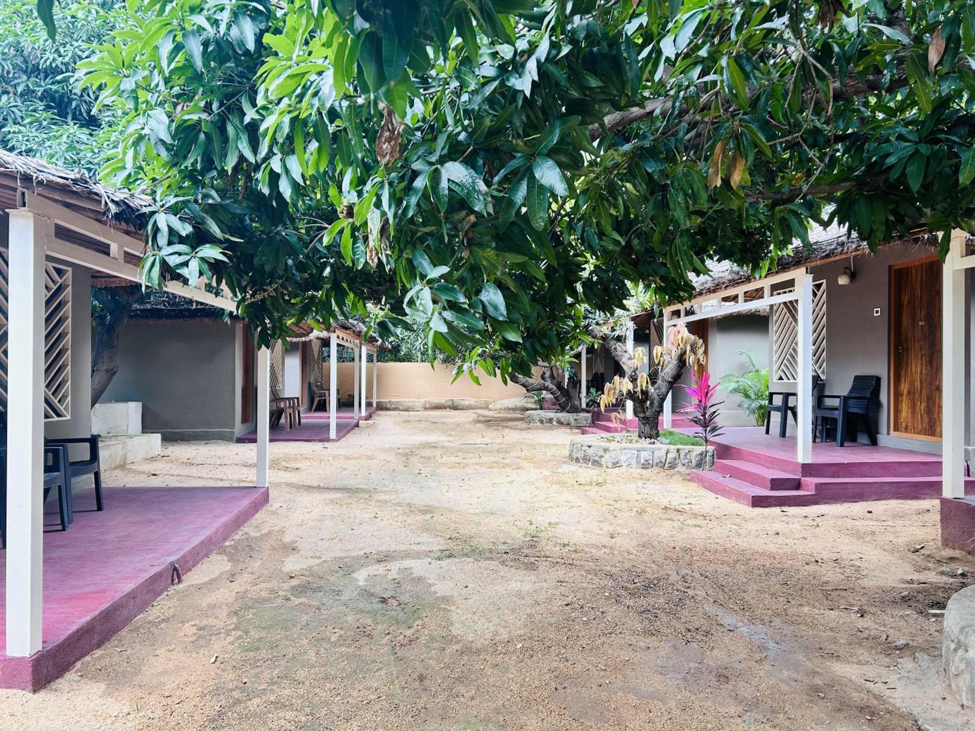 Hampi Village Resort & Tutti Cafe Eksteriør bilde